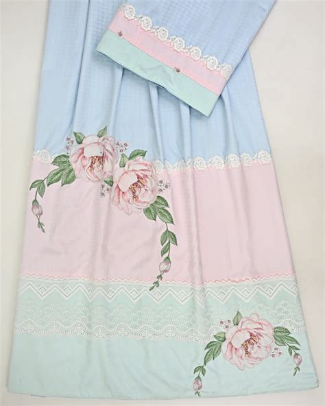 Tricolor Self Print Pattern Rida With White Lacing & Floral Applique E ...