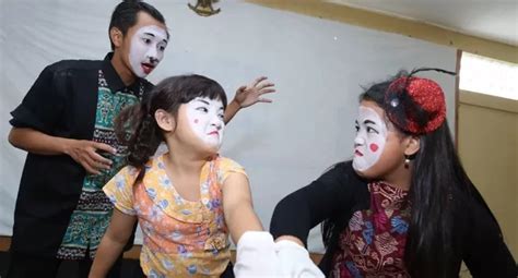 Image result for Tutorial Make Up Pantomim