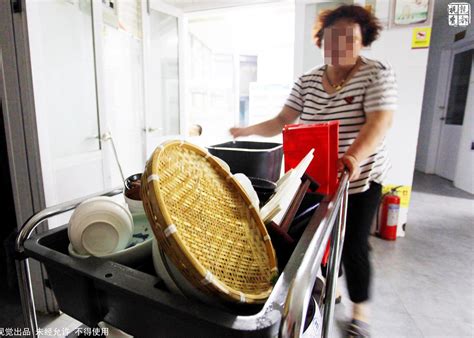 女性厨房洗碗刷碗特写高清图片下载-正版图片506948730-摄图网