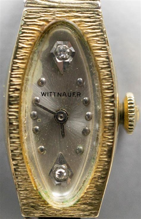 Lot - VINTAGE WITTNAUER LADIES WATCH