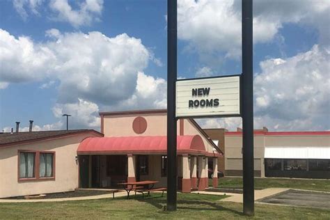 RODEWAY INN (Circleville) - Motel Reviews, Photos, Rate Comparison ...