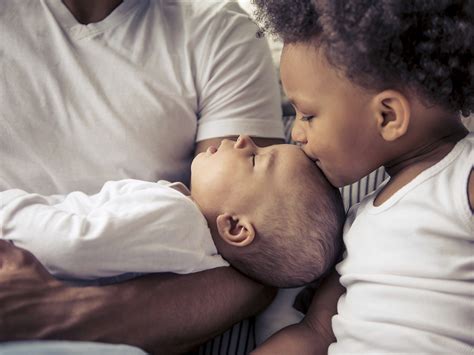 Preparing your child to attend a sibling's birth | BabyCenter