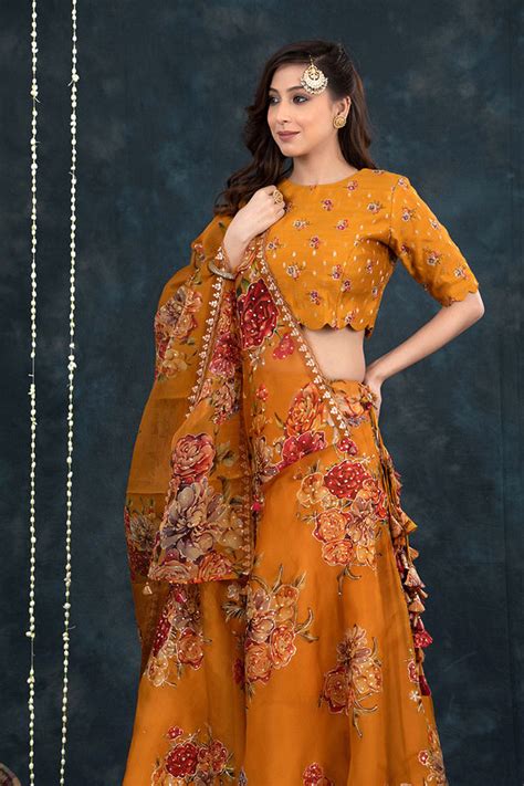 Bridal Lehenga Choli | Flat 35% OFF on Wedding Lehenga | Chinaya Banaras