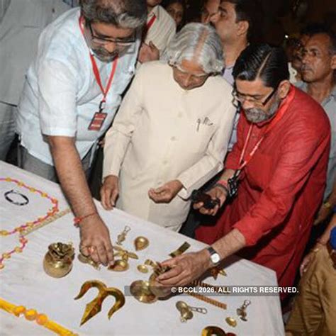 Dr APJ Abdul Kalam at the Arambagh Durga puja, held at Panchkuian Road ...
