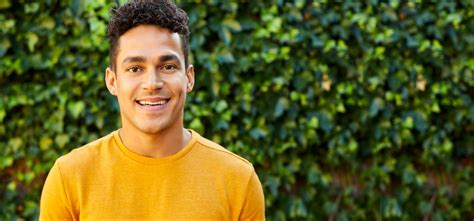 10 Best Curly Hairstyles For Men (2021)