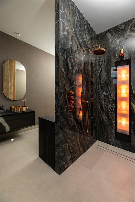 https://sunshower.eu/media/05dh2nm0/sunshower_inspiratie_laurens-badkamers.jpg?anchor=center&format=auto&height=0&mode=crop&rnd=133831424095870000&width=976
