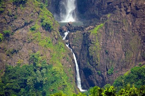 Mangeli Waterfall, Dodamarg | Konkankatta.in