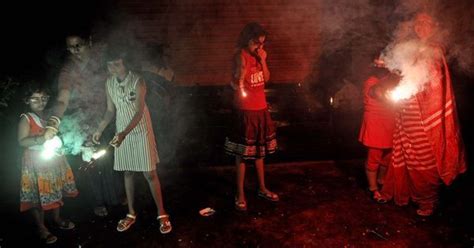 Diwali cracker debate: Smoke contains cancer-causing agents, doctors warn