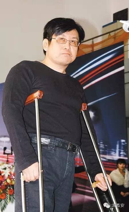 他是传言入狱的台湾残疾歌手 55岁来西安开演唱会