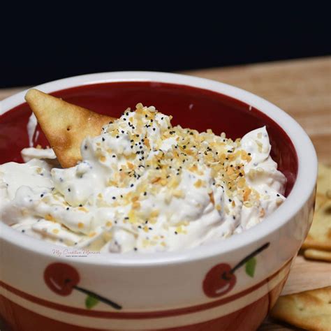 Easy Everything Bagel Dip Recipe