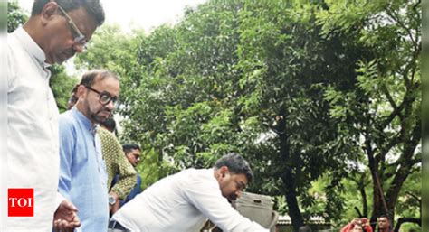 KMC plans dengue directive for schools, to advise students to cover up ...