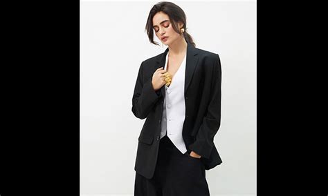 Gabriella Demetriades looks alluring in drool-worthy pictures