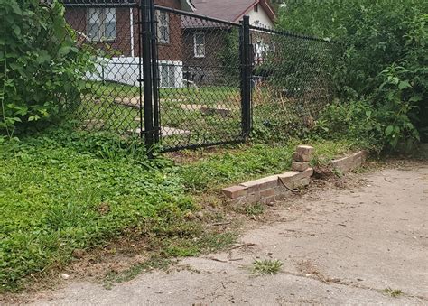 Retaining Walls - Red brick? : r/HomeImprovement