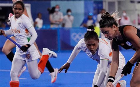 Fighting India women lose 1-2 to Argentina in Olympic hockey semifinal ...