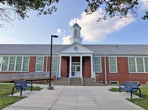 Holmes Elementary School - Lincoln NE - Living New Deal