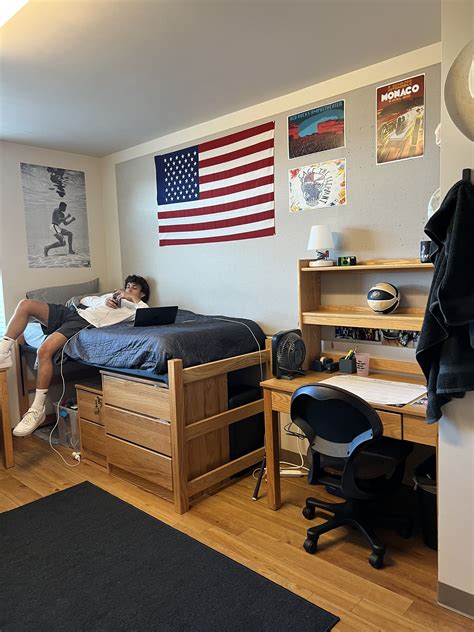 35 genius guys dorm room ideas my – Artofit