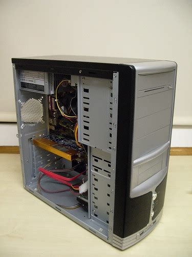 Inside of a Computer with Labels 的图像结果