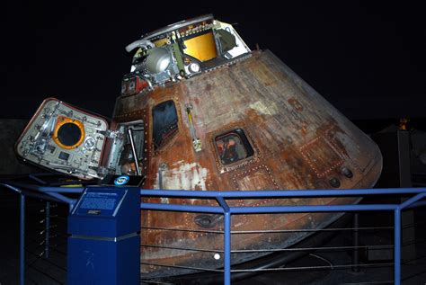 Apollo 17 Command Module 的图像结果