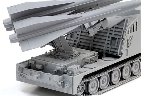 3583 - 1/35 M727 MiM-23 Tracked Guided Missile Carrier - Dragon Plastic ...