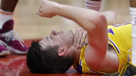 Lakers' Austin Reaves Headed for 'Sizable' Free-Agent Deal