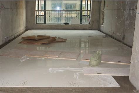 我家墙砖铺贴施工正在进行中-监理日记-上海装潢网
