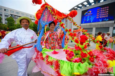 江苏扬州举办“市民日”数万民众同欢乐-中新网