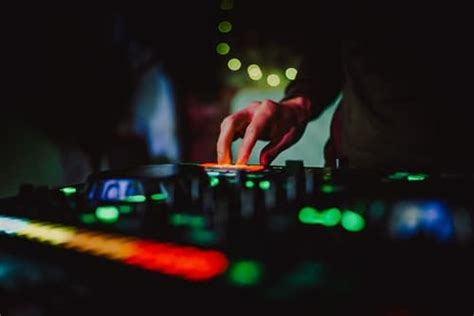 Techno Lorraînne 的图像结果