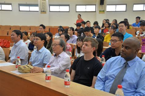 学校举行中外合作办学机构申报工作启动会-重庆医科大学新闻网