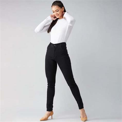 Women Blue Straight Fit Mid-Rise Clean Look Cropped Jeans