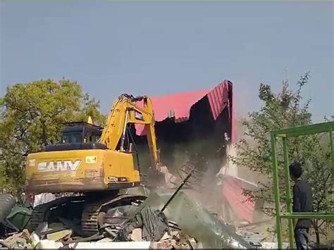 Illegal construction of online gaming scammer demolished in MP's Dewas
