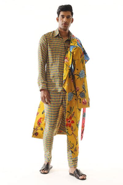 Mahima Mahajan | Official Website | Indian Contemporary Wear