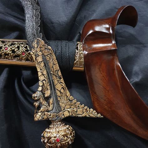 Jual Keris Singo Luk 9 Kinatah Sepuh Emas Pamor Manggar - Kab. Sidoarjo ...