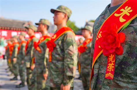 当兵去送什么礼物最新素材