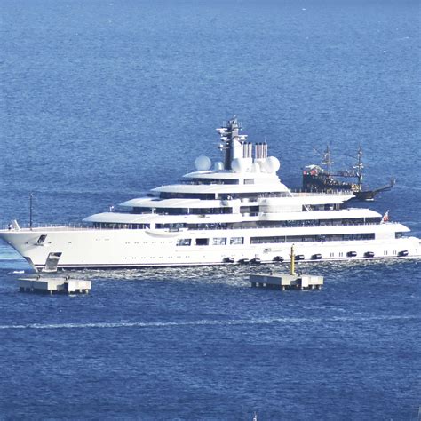 American Hotelier Vikram Chatwal | Vikram Chatwal Hotels & Lifestyle ...