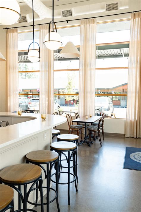 10 CHARMING Wine Bars in Bend (The Thirsty Local's Guide)