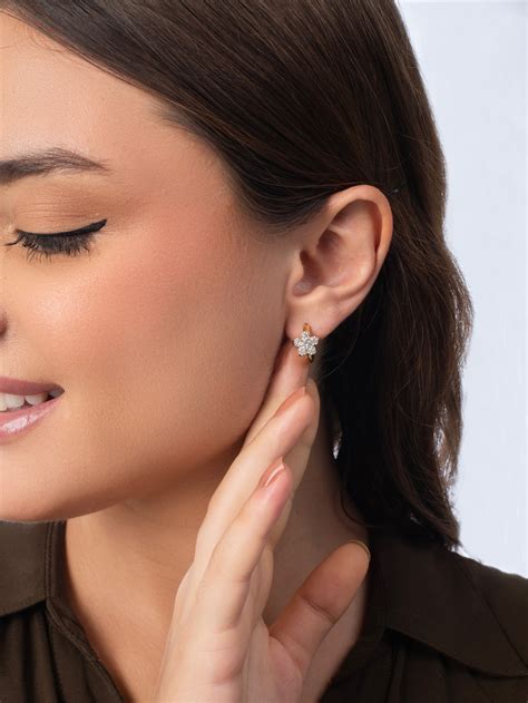 Flower Huggies - 18K Gold Plated – Elinor Jewels