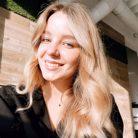 Reina - Microsoft Excel teacher - ₹3355/h