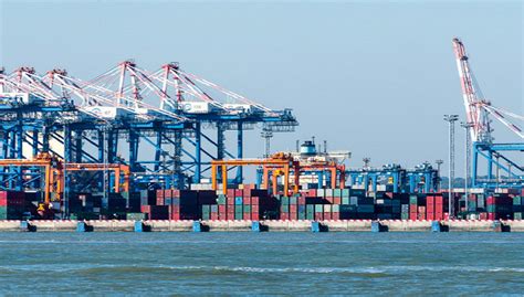 青岛晚报数字报-青岛2022年外贸“成绩单”出炉 进出口总额突破9000亿元增长7.4%