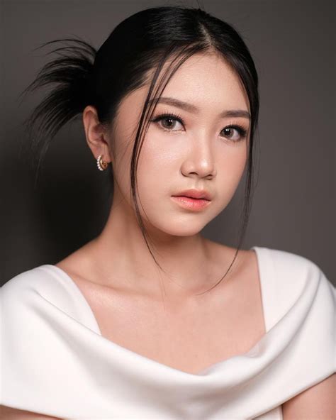 Image result for Hillary Model