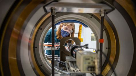 Source of a Light Science 的图像结果