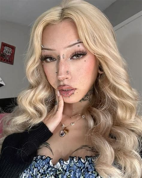 lollipop.lexxi | Face piercings, Pretty makeup, Unique body piercings