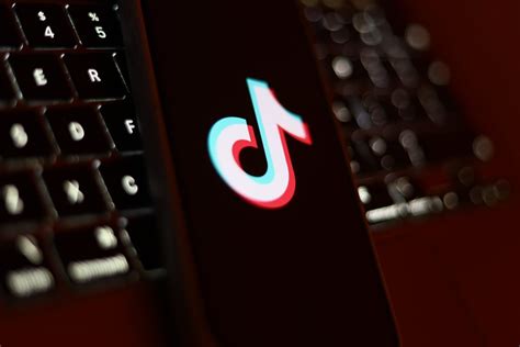 No More TikTok FYP? California Social Media Bill Could Totally Reshape ...