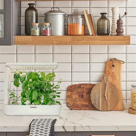 Ivation LED Plastic Hydroponic System (15-in Maximum Plant Growth ...