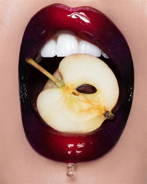 apple lips drawing