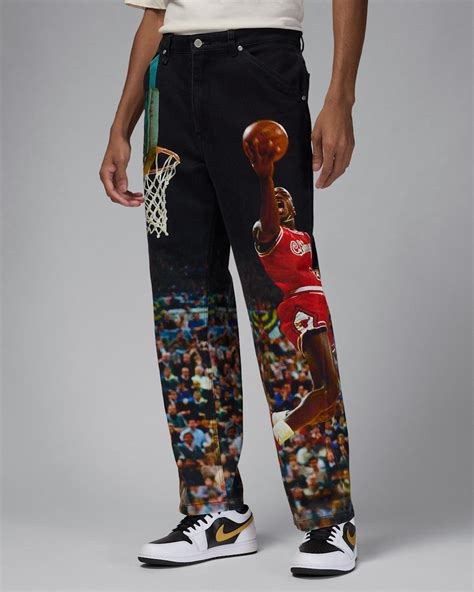 Air Jordan Men's Printed Twill Trousers. Nike IN