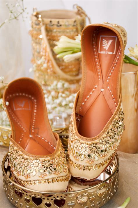 Roshani Juttis – House Of Vian