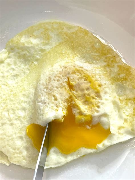 Over Easy Eggs - Perfect Fried Eggs With Runny Yolks