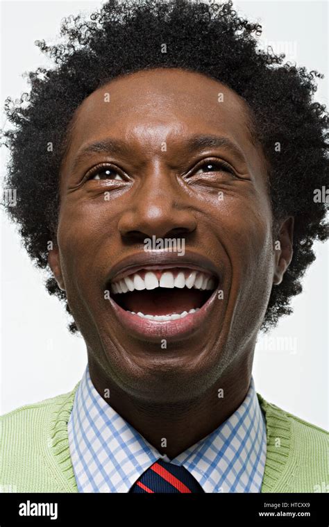 Understanding Man Smiling 的图像结果