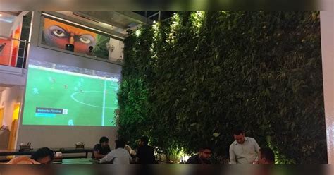 Ahoy! This Place Serves The Biggest Pizza In Town! So What Are You ...