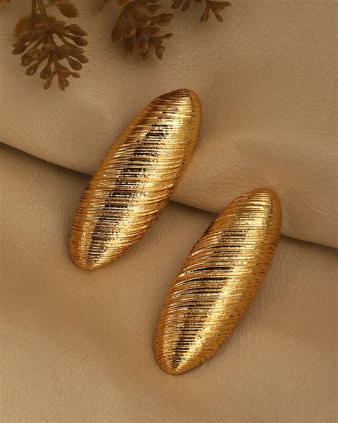 Premium 18kt Gold Plated Oval Bold Stud Earring – Carlton London Online
